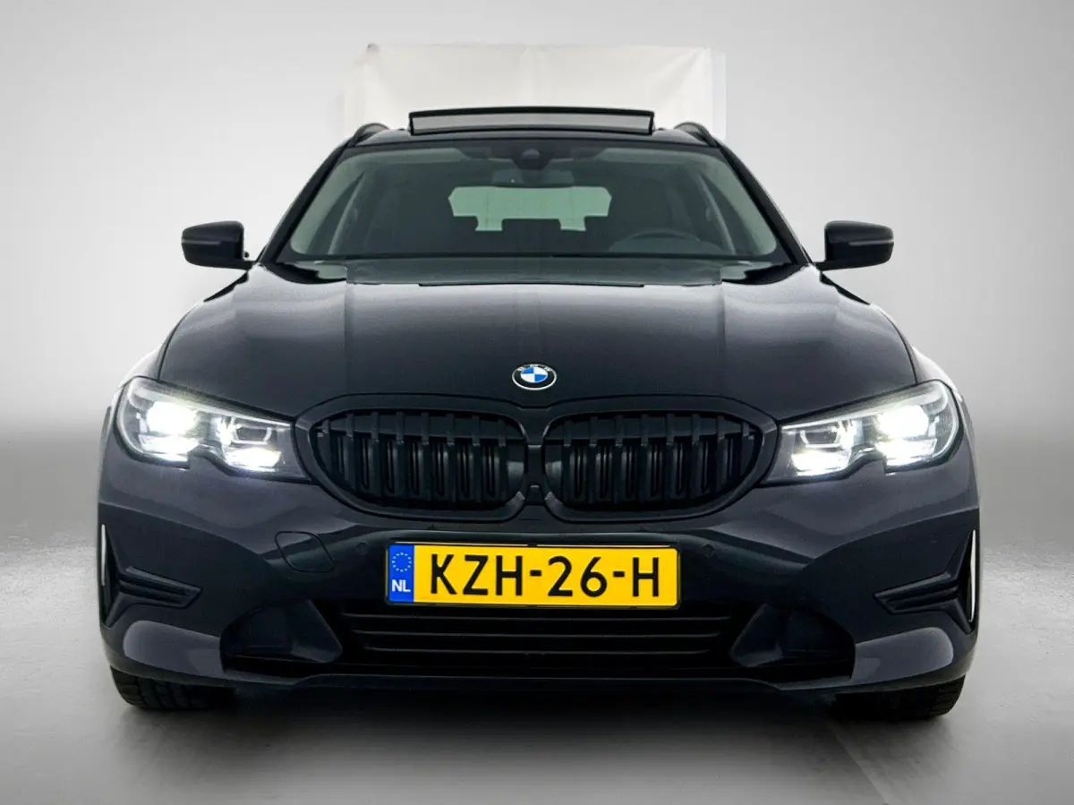 320e PANO | EL-TREKHAAK | NAVI & CARPLAY | EL-ACHTERKLEP