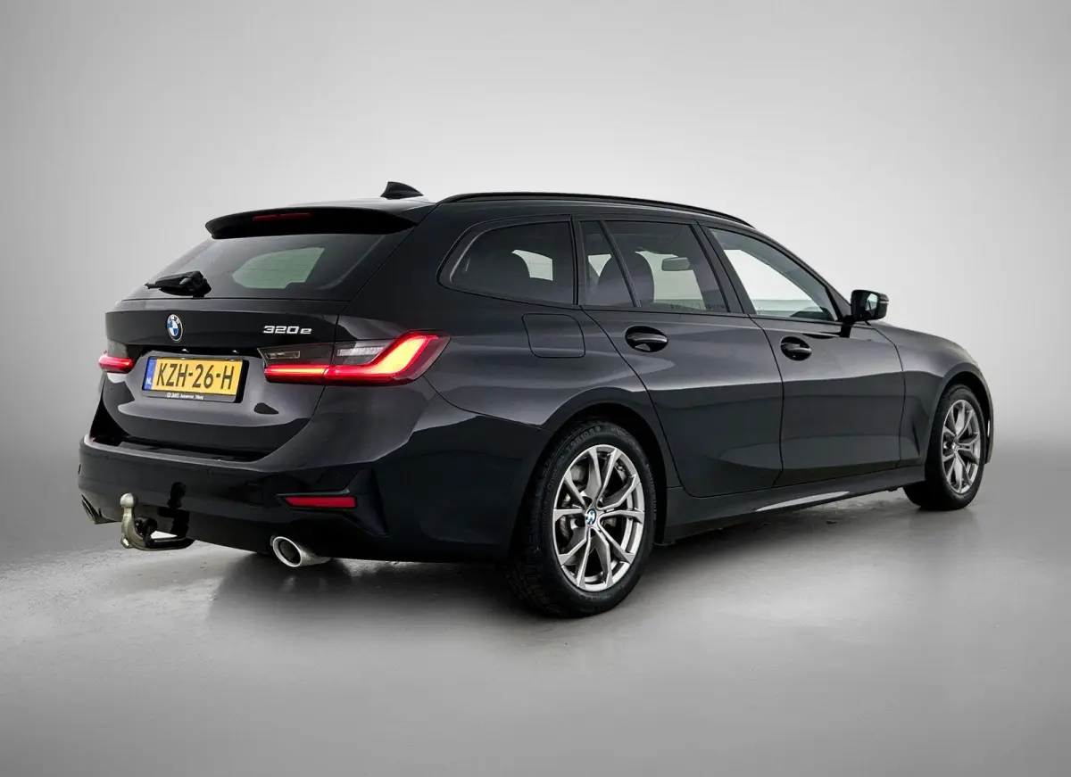 320e PANO | EL-TREKHAAK | NAVI & CARPLAY | EL-ACHTERKLEP