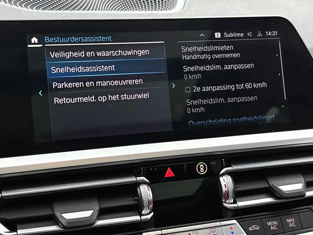 320e PANO | EL-TREKHAAK | NAVI & CARPLAY | EL-ACHTERKLEP