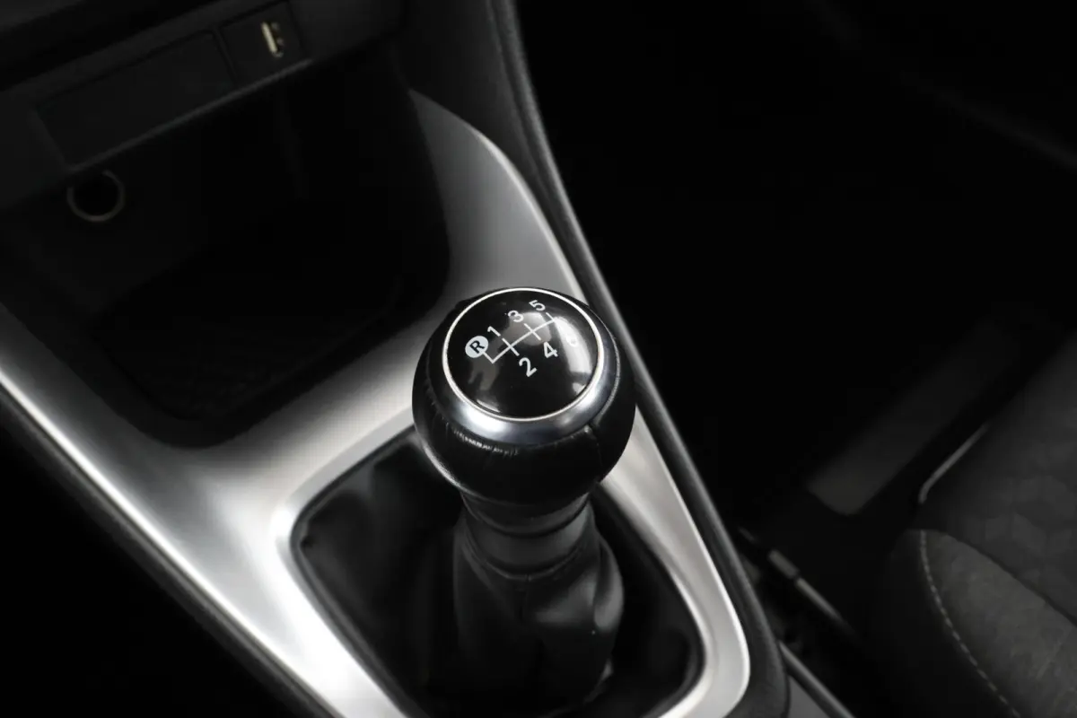 1.5 VVT-i Active 5 Deurs Navigatie, Airco