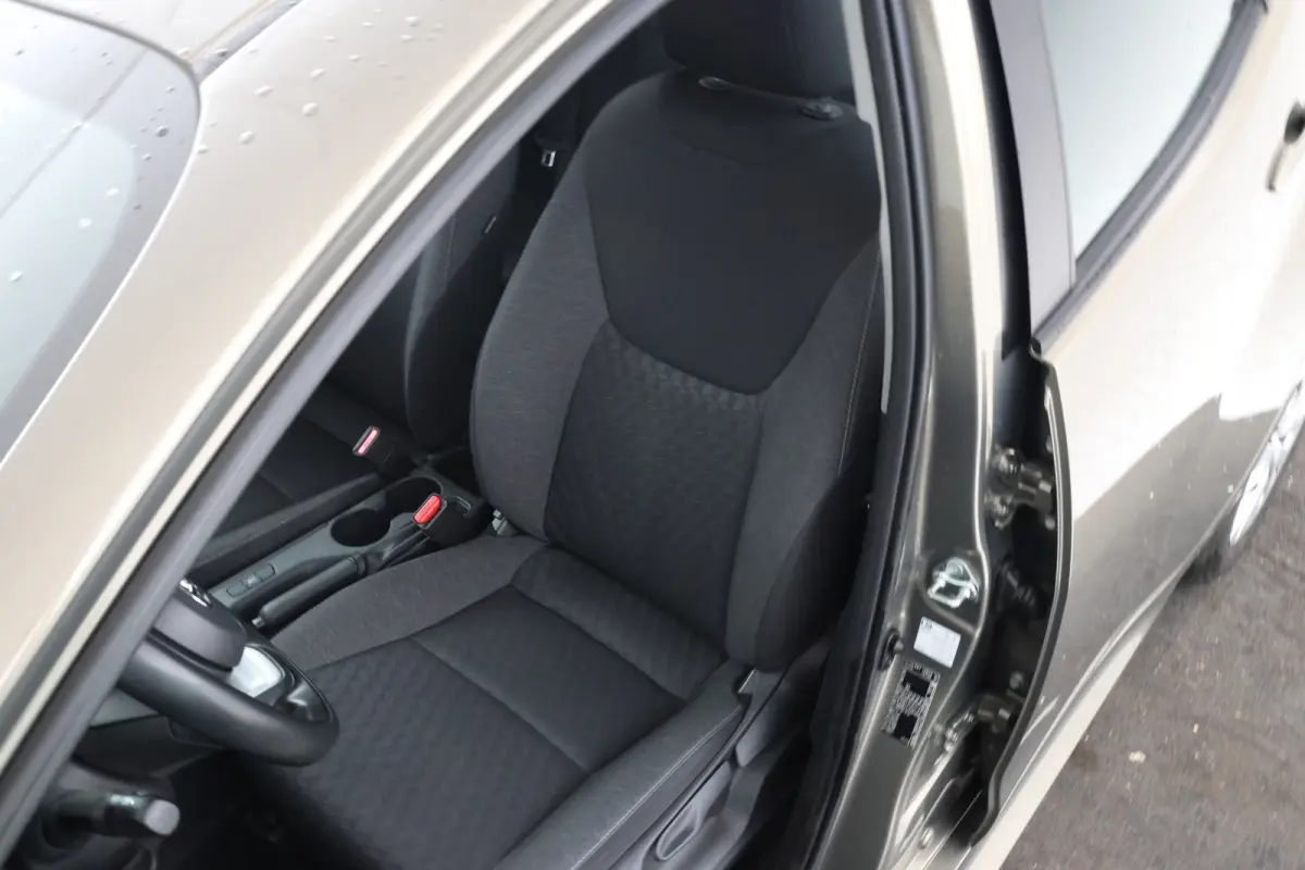 1.5 VVT-i Active 5 Deurs Navigatie, Airco