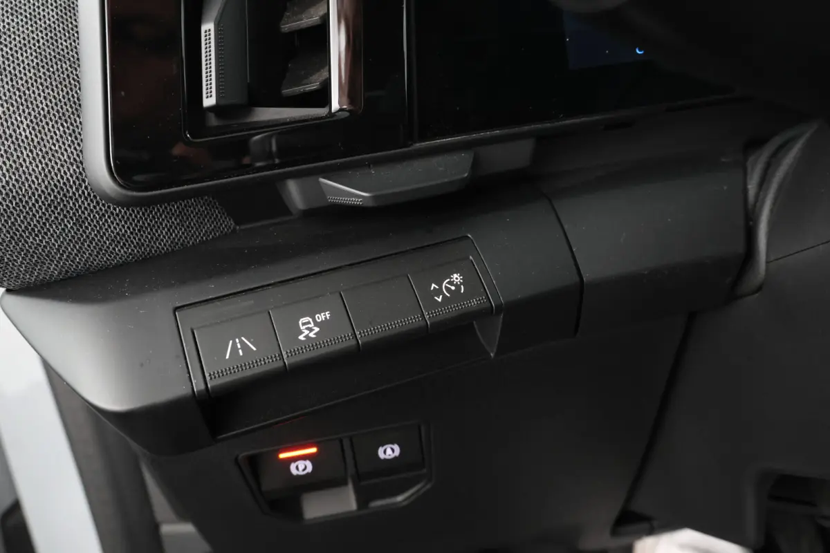 EV60 Optimum Charge Techno Adaptive Cruise, Apple Carplay/Android Auto,