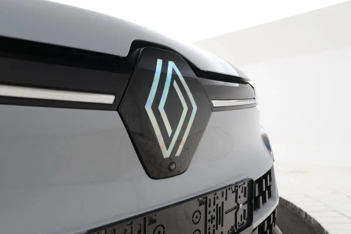 EV60 Optimum Charge Techno Adaptive Cruise, Apple Carplay/Android Auto,