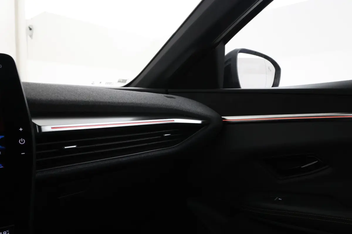 EV60 Optimum Charge Techno Adaptive Cruise, Apple Carplay/Android Auto,