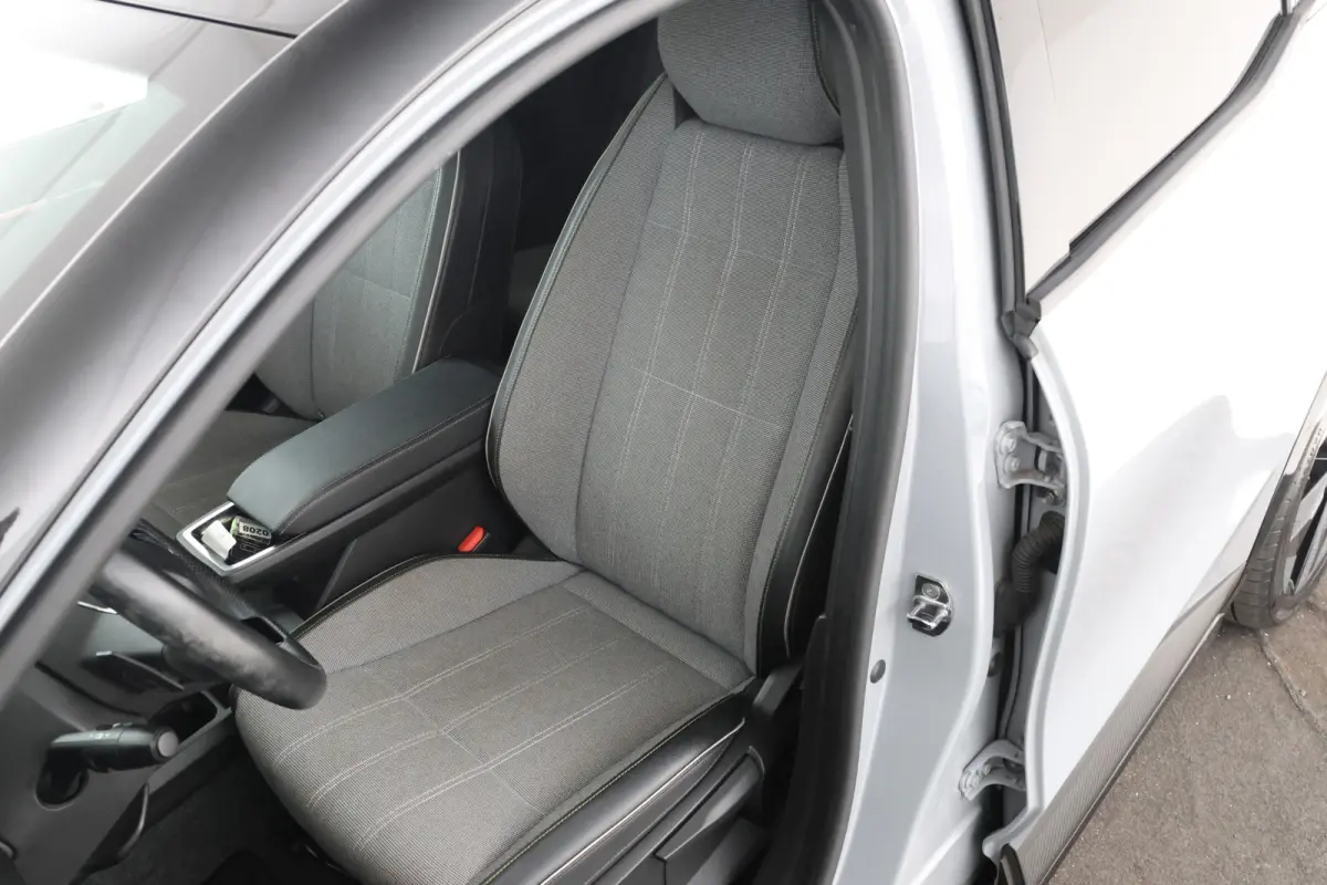 EV60 Optimum Charge Techno Adaptive Cruise, Apple Carplay/Android Auto,