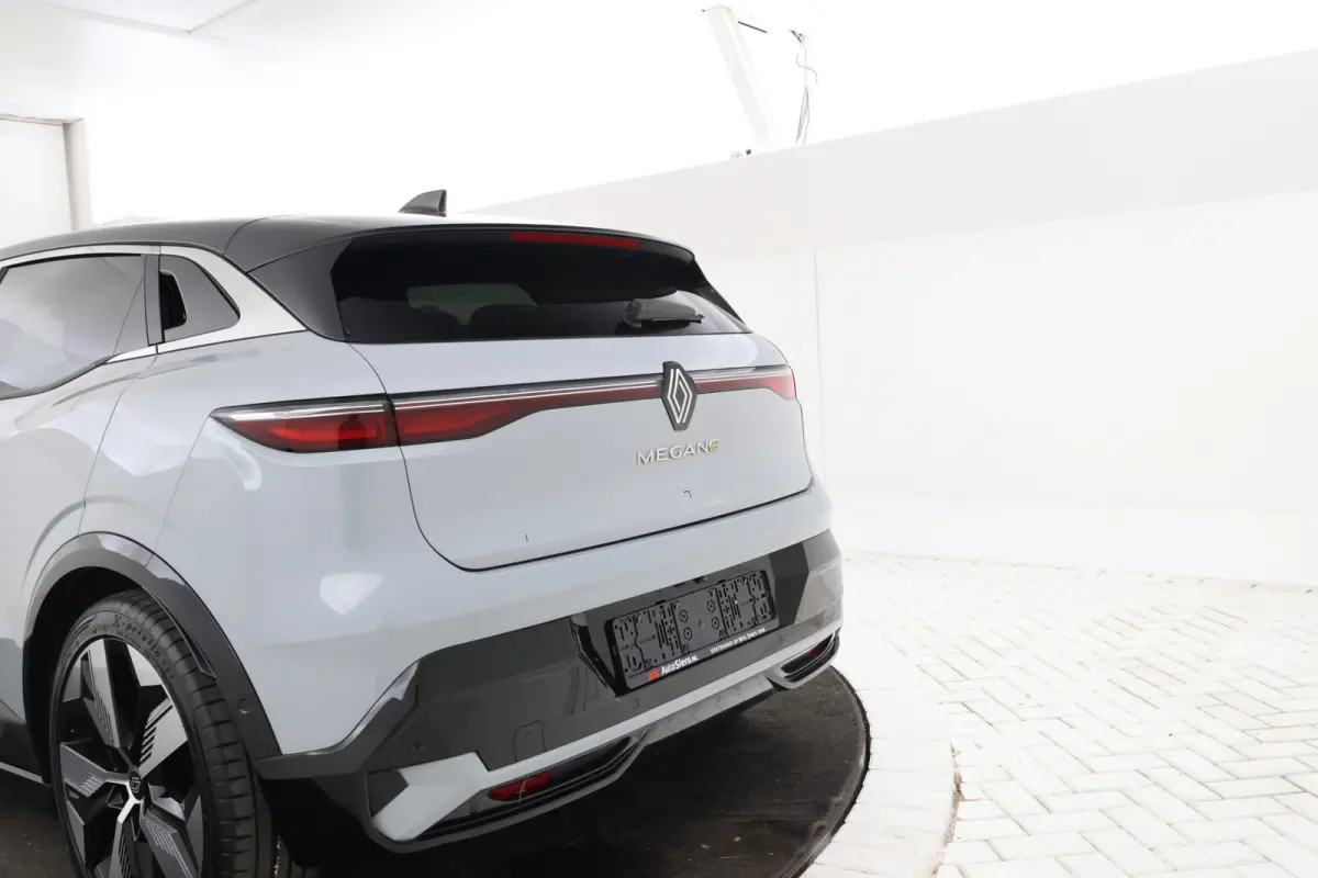 EV60 Optimum Charge Techno Adaptive Cruise, Apple Carplay/Android Auto,