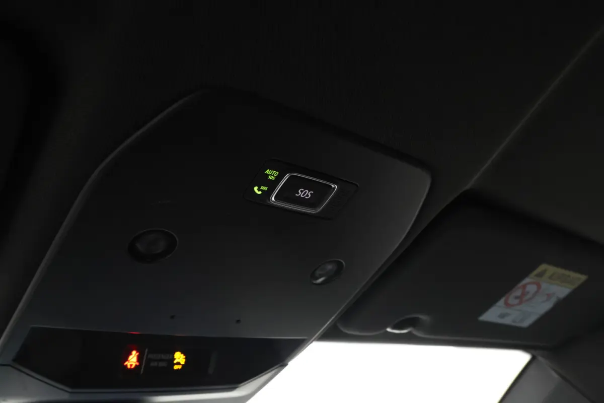 EV60 Optimum Charge Techno Adaptive Cruise, Apple Carplay/Android Auto,