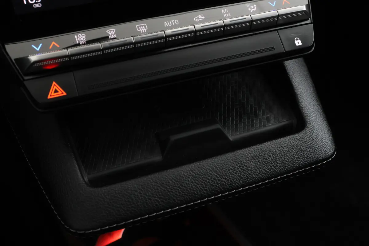 EV60 Optimum Charge Techno Adaptive Cruise, Apple Carplay/Android Auto,