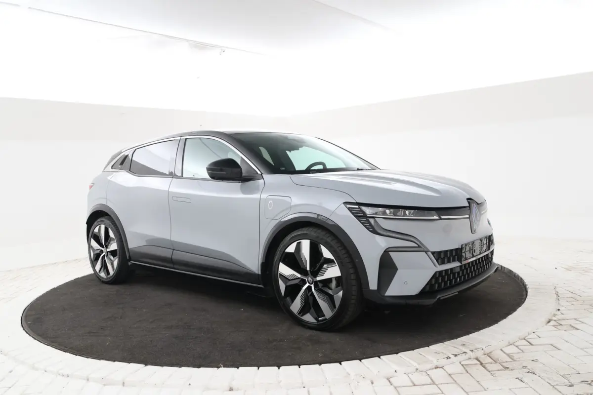 EV60 Optimum Charge Techno Adaptive Cruise, Apple Carplay/Android Auto,