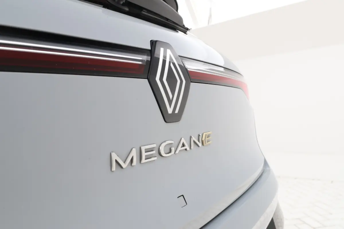 EV60 Optimum Charge Techno Adaptive Cruise, Apple Carplay/Android Auto,