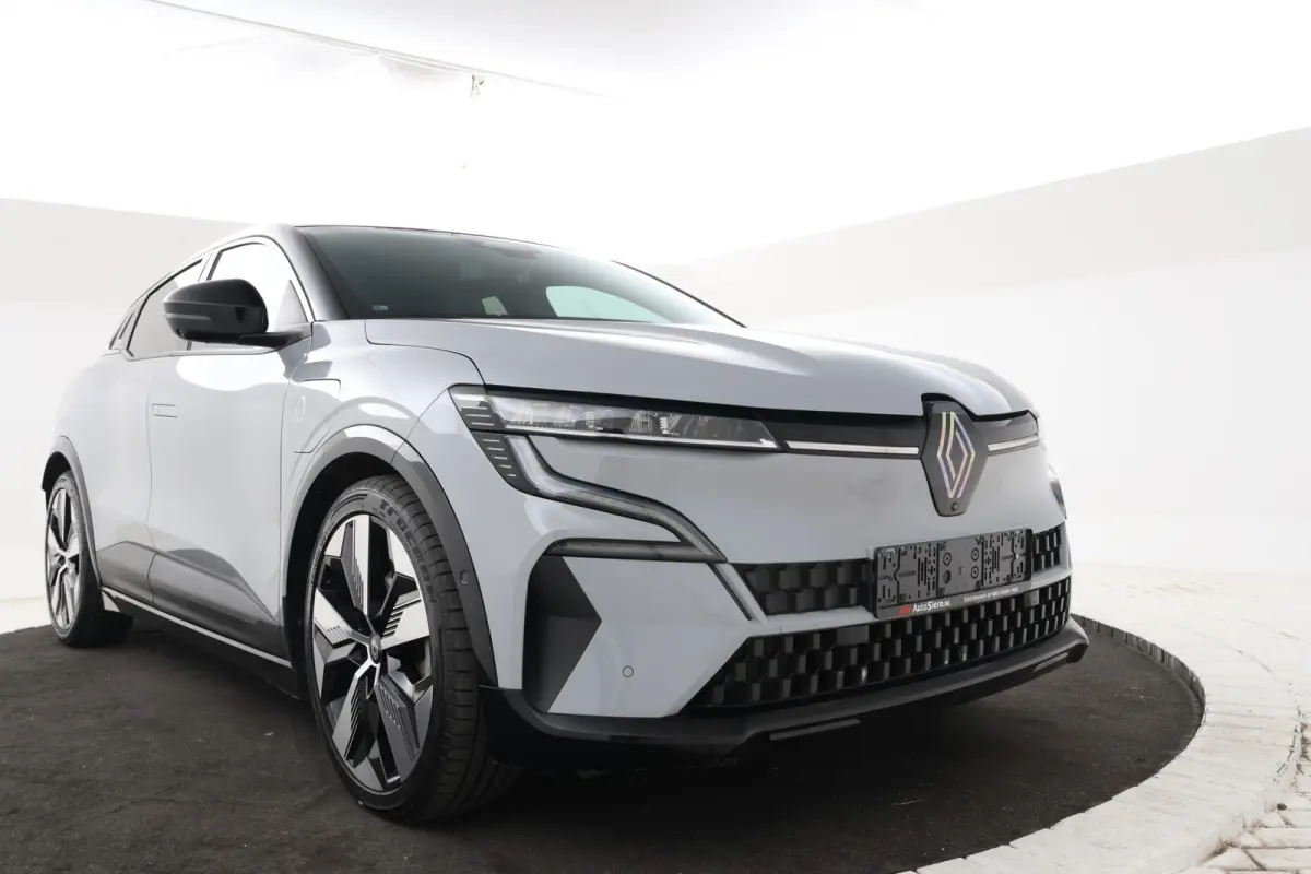 EV60 Optimum Charge Techno Adaptive Cruise, Apple Carplay/Android Auto,