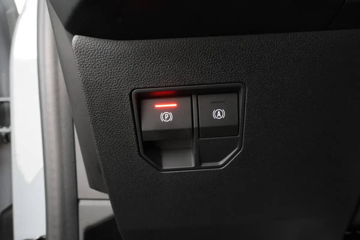 EV60 Optimum Charge Techno Adaptive Cruise, Apple Carplay/Android Auto,