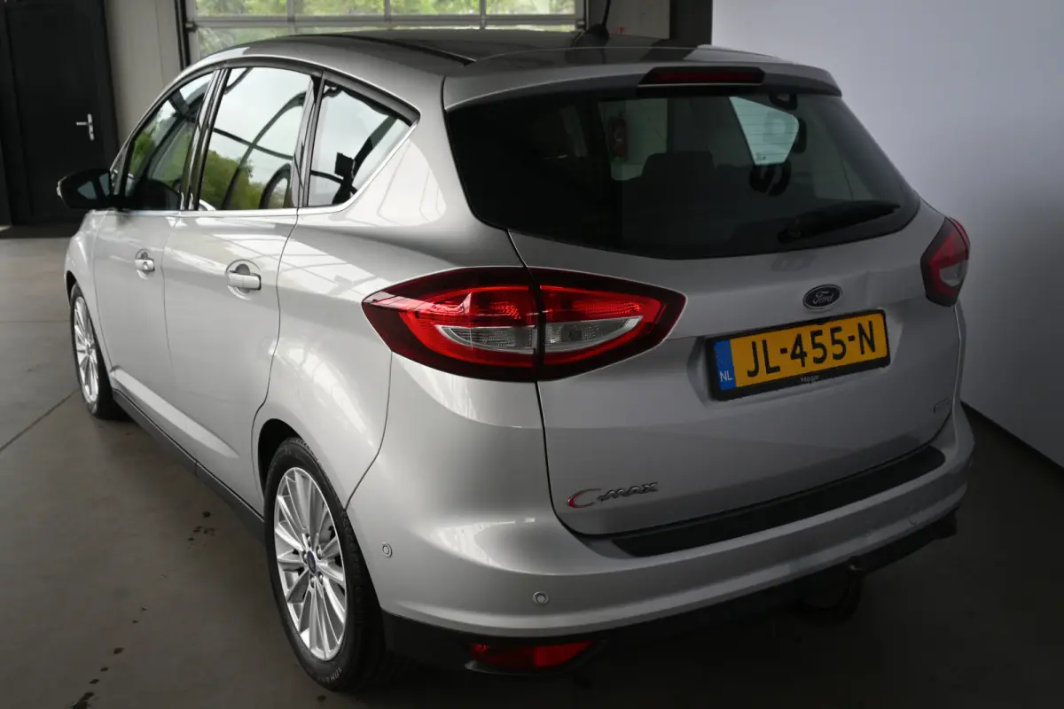 1.0 Titanium Clima Cruise control Navigatie Rijklaarprijs Inruil Mogelijk!