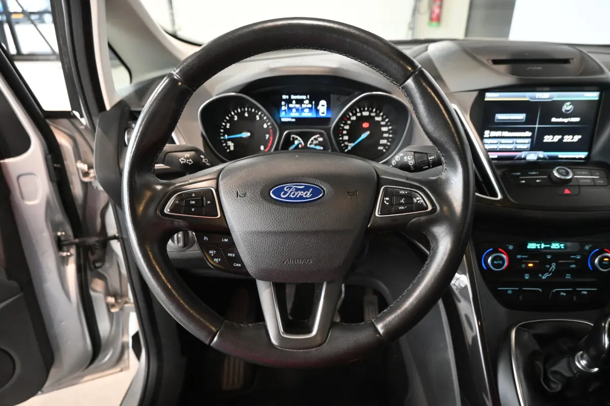 1.0 Titanium Clima Cruise control Navigatie Rijklaarprijs Inruil Mogelijk!