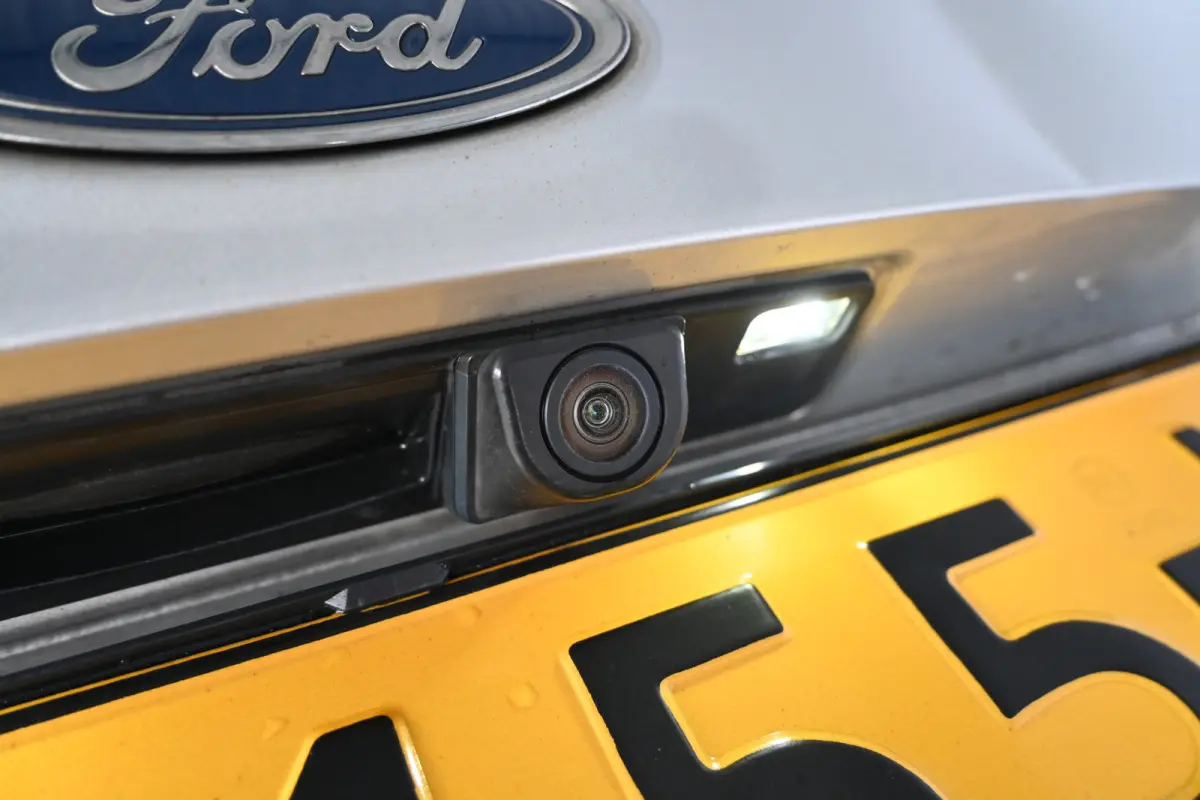 1.0 Titanium Clima Cruise control Navigatie Rijklaarprijs Inruil Mogelijk!