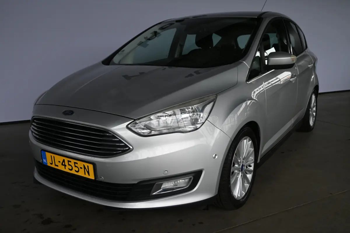 1.0 Titanium Clima Cruise control Navigatie Rijklaarprijs Inruil Mogelijk!