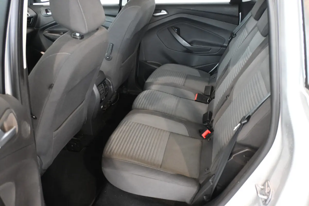 1.0 Titanium Clima Cruise control Navigatie Rijklaarprijs Inruil Mogelijk!