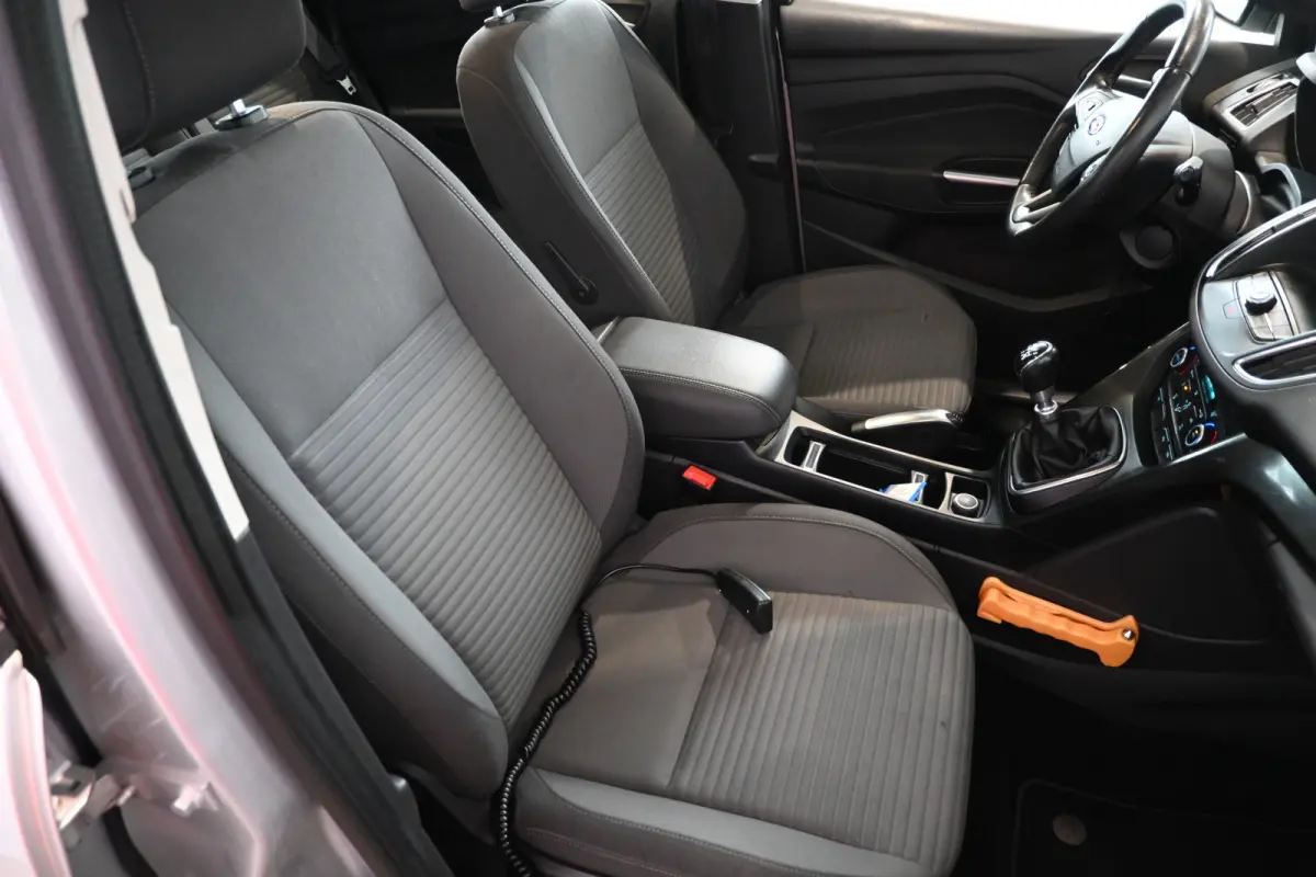 1.0 Titanium Clima Cruise control Navigatie Rijklaarprijs Inruil Mogelijk!