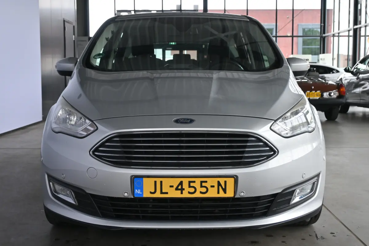 1.0 Titanium Clima Cruise control Navigatie Rijklaarprijs Inruil Mogelijk!