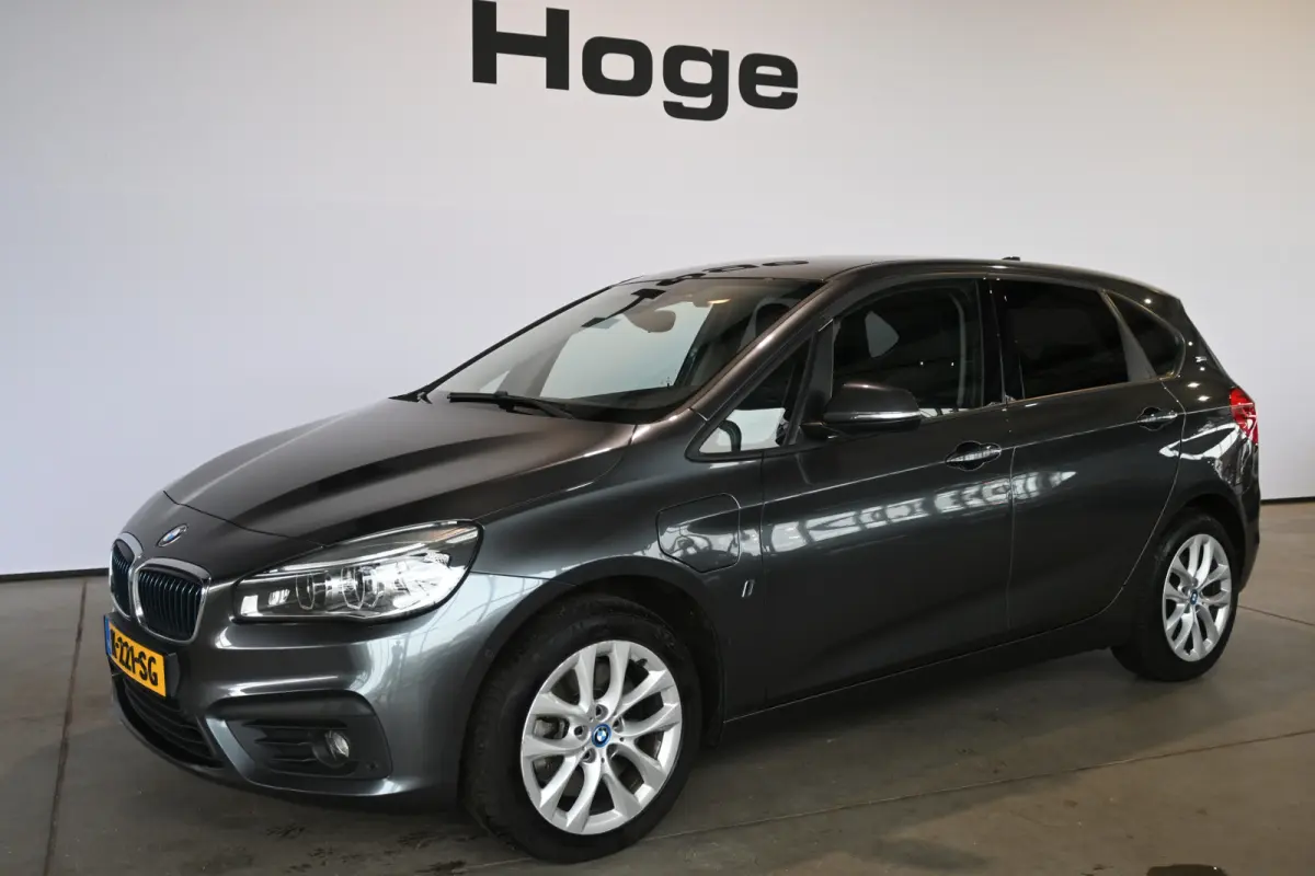 225xe iPerformance xDrive Executive Automaat Navigatie Goed Onderhouden! Inruil Mogelijk!