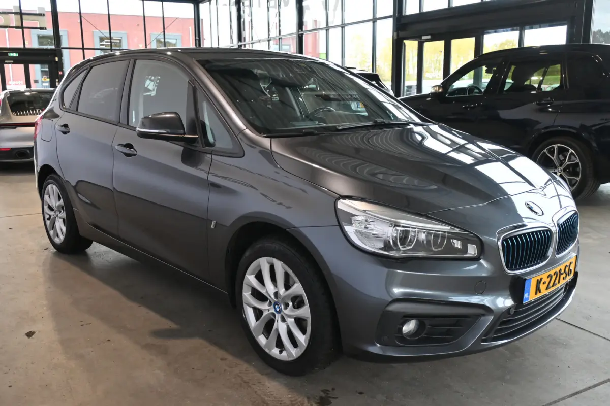 225xe iPerformance xDrive Executive Automaat Navigatie Goed Onderhouden! Inruil Mogelijk!