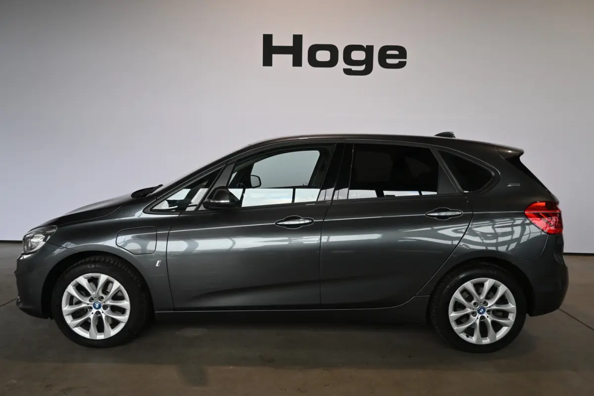 225xe iPerformance xDrive Executive Automaat Navigatie Goed Onderhouden! Inruil Mogelijk!