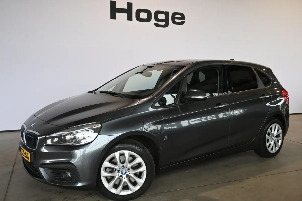 225xe iPerformance xDrive Executive Automaat Navigatie Goed Onderhouden! Inruil Mogelijk!