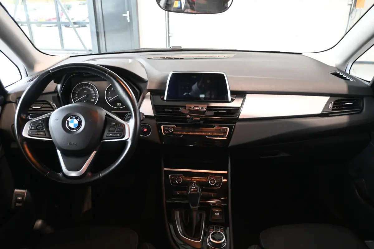 225xe iPerformance xDrive Executive Automaat Navigatie Goed Onderhouden! Inruil Mogelijk!