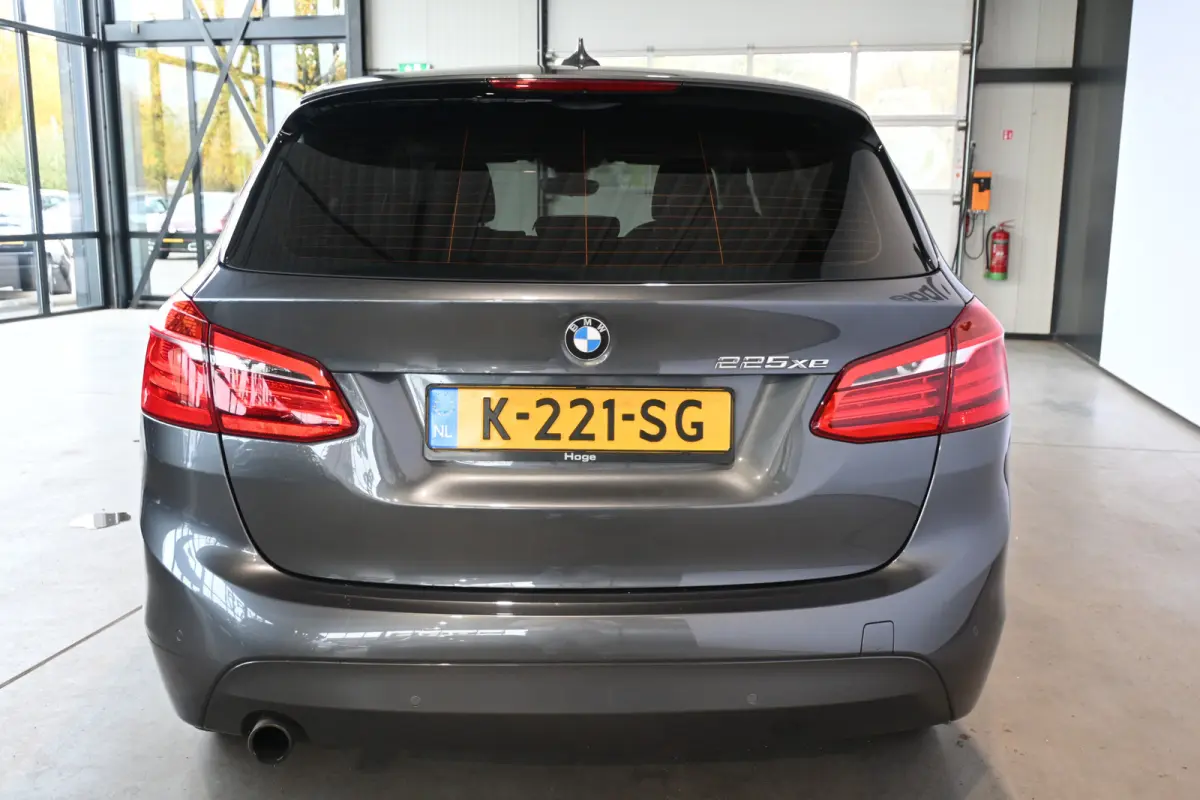 225xe iPerformance xDrive Executive Automaat Navigatie Goed Onderhouden! Inruil Mogelijk!