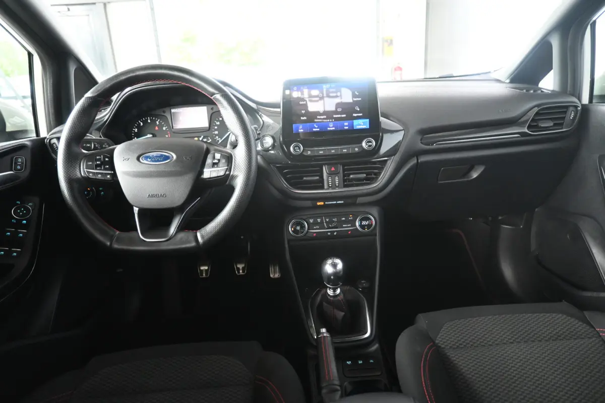 1.0 EcoBoost ST-Line Navigatie Stuur/Stoelverwarming LED Carplay Rijklaarprijs! Inruil Mogelijk!
