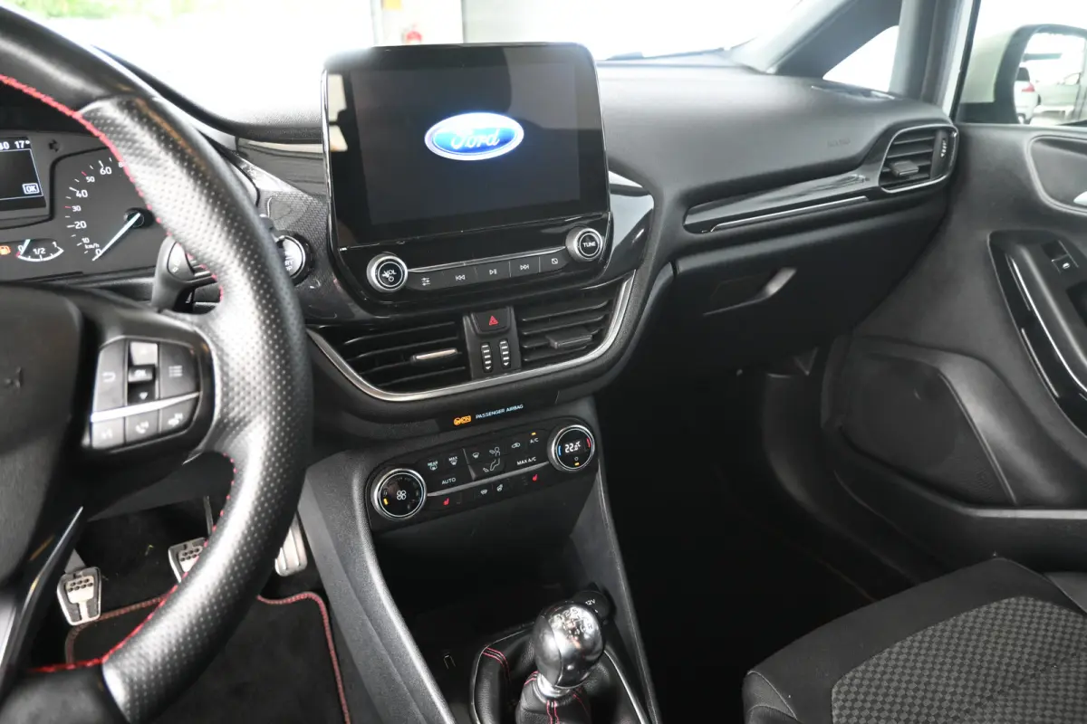 1.0 EcoBoost ST-Line Navigatie Stuur/Stoelverwarming LED Carplay Rijklaarprijs! Inruil Mogelijk!