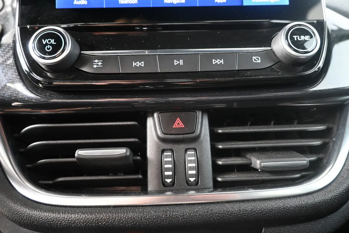 1.0 EcoBoost ST-Line Navigatie Stuur/Stoelverwarming LED Carplay Rijklaarprijs! Inruil Mogelijk!