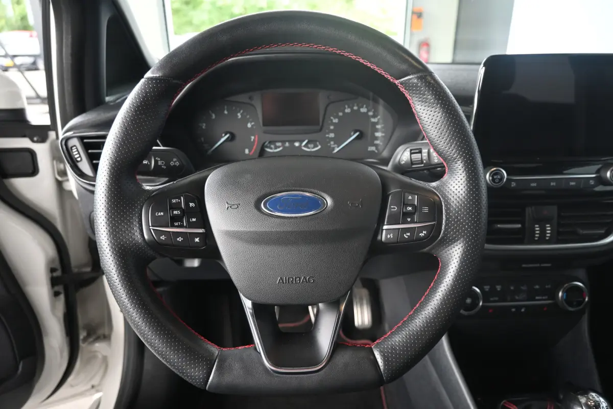 1.0 EcoBoost ST-Line Navigatie Stuur/Stoelverwarming LED Carplay Rijklaarprijs! Inruil Mogelijk!
