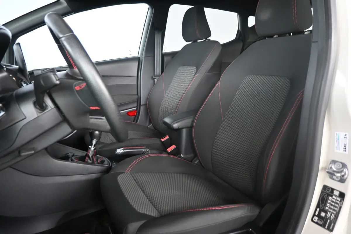 1.0 EcoBoost ST-Line Navigatie Stuur/Stoelverwarming LED Carplay Rijklaarprijs! Inruil Mogelijk!