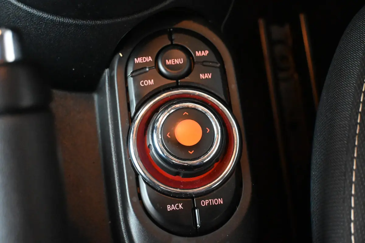 Mini 1.5 Airco Navigatie LED Cruise Control Direct Leverbaar! Rijklaarprijs Inruil Mogelijk!