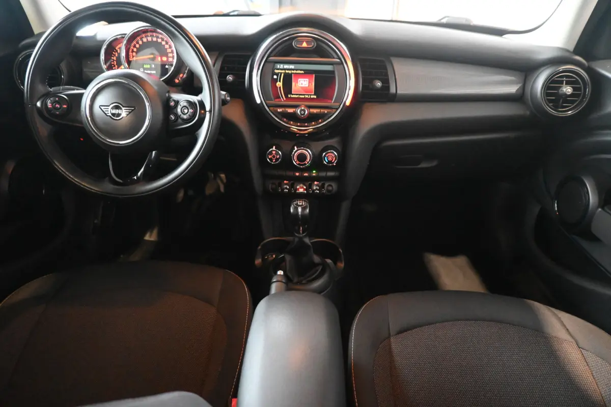 Mini 1.5 Airco Navigatie LED Cruise Control Direct Leverbaar! Rijklaarprijs Inruil Mogelijk!