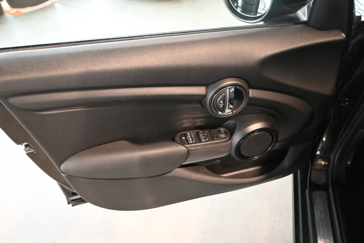 Mini 1.5 Airco Navigatie LED Cruise Control Direct Leverbaar! Rijklaarprijs Inruil Mogelijk!