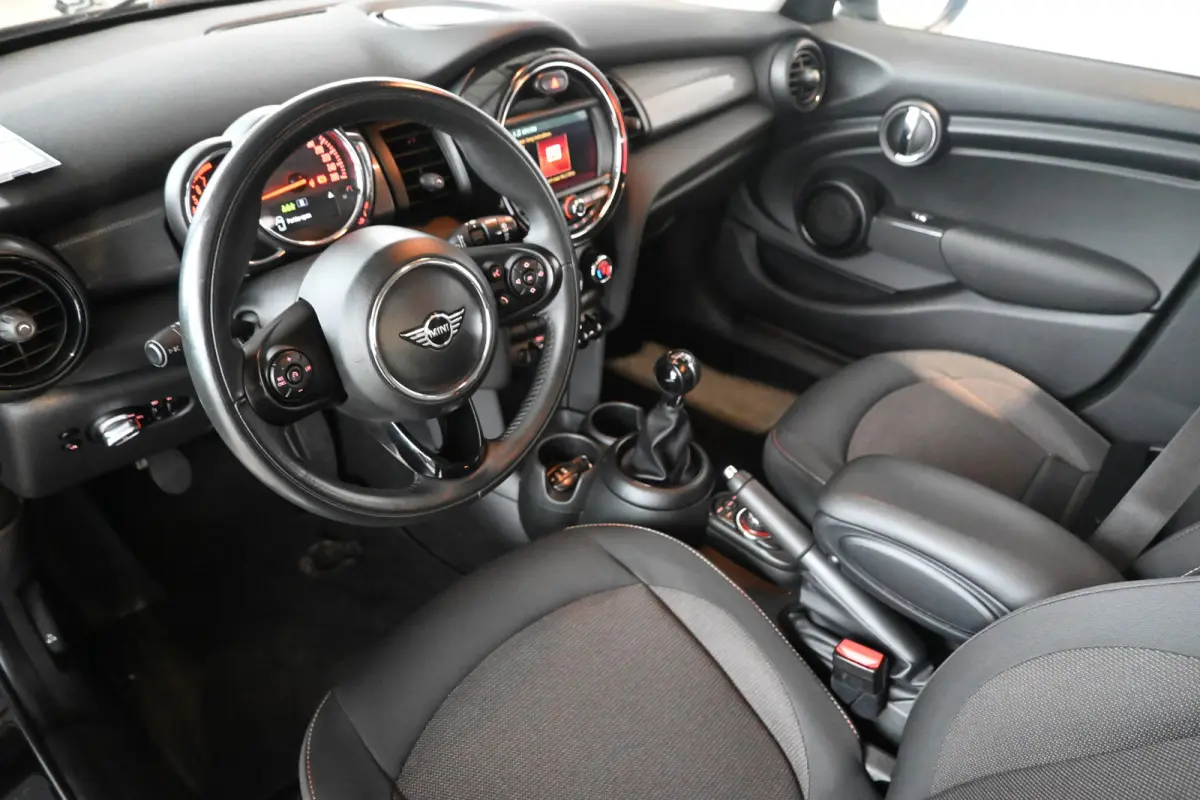Mini 1.5 Airco Navigatie LED Cruise Control Direct Leverbaar! Rijklaarprijs Inruil Mogelijk!