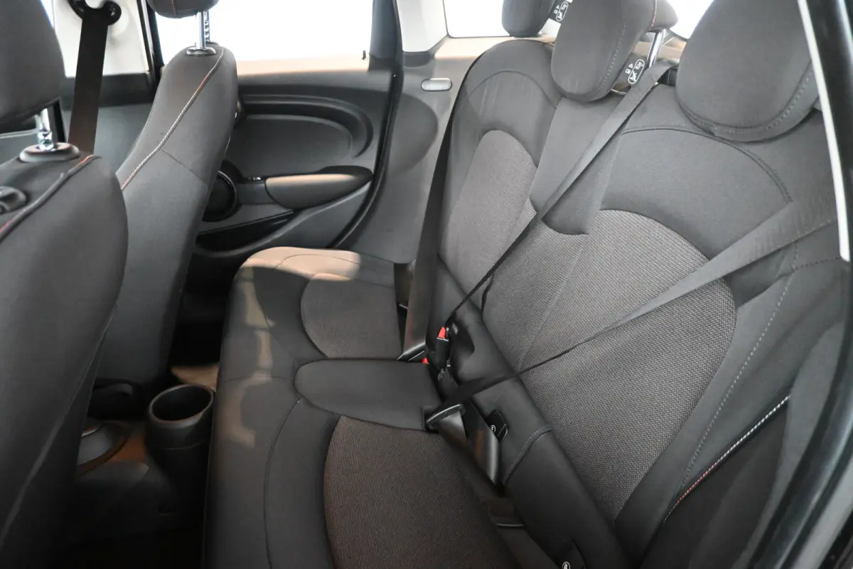 Mini 1.5 Airco Navigatie LED Cruise Control Direct Leverbaar! Rijklaarprijs Inruil Mogelijk!