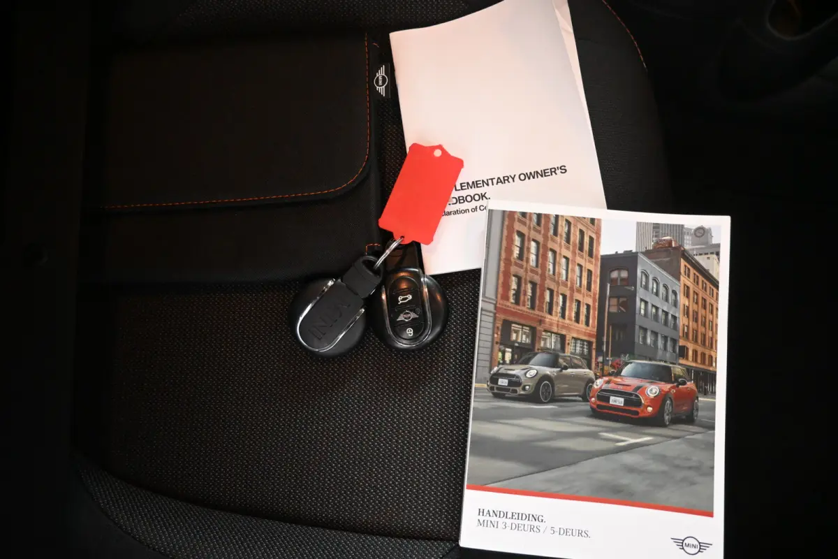 Mini 1.5 Airco Navigatie LED Cruise Control Direct Leverbaar! Rijklaarprijs Inruil Mogelijk!