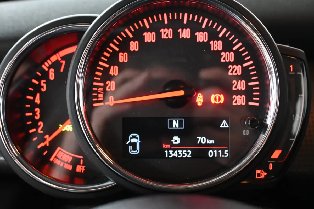 Mini 1.5 Airco Navigatie LED Cruise Control Direct Leverbaar! Rijklaarprijs Inruil Mogelijk!