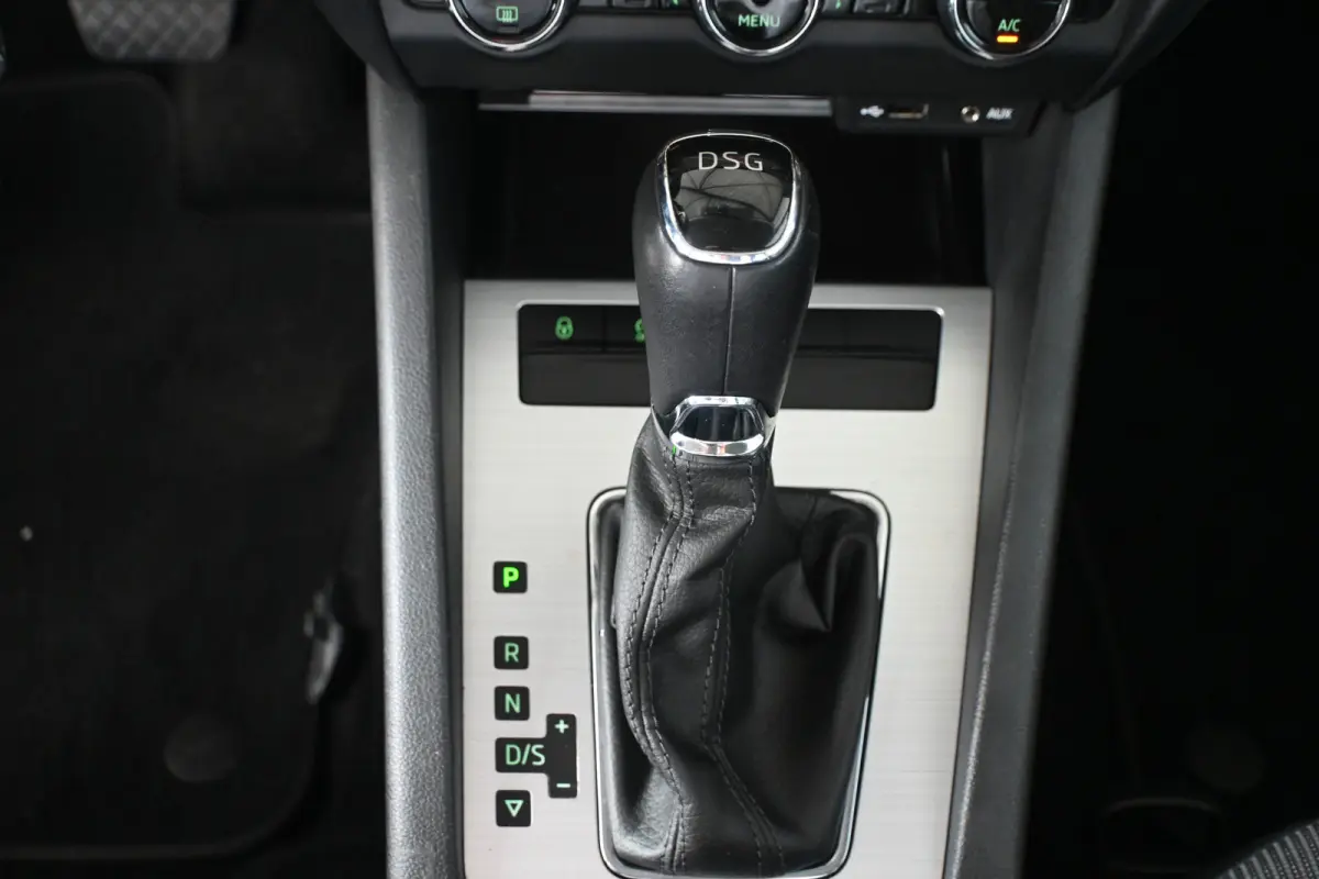 1.0 TSI Greentech Ambition Business Automaat Navigatie Stoelverwarming Rijklaarprijs! Inruil Mogelijk!