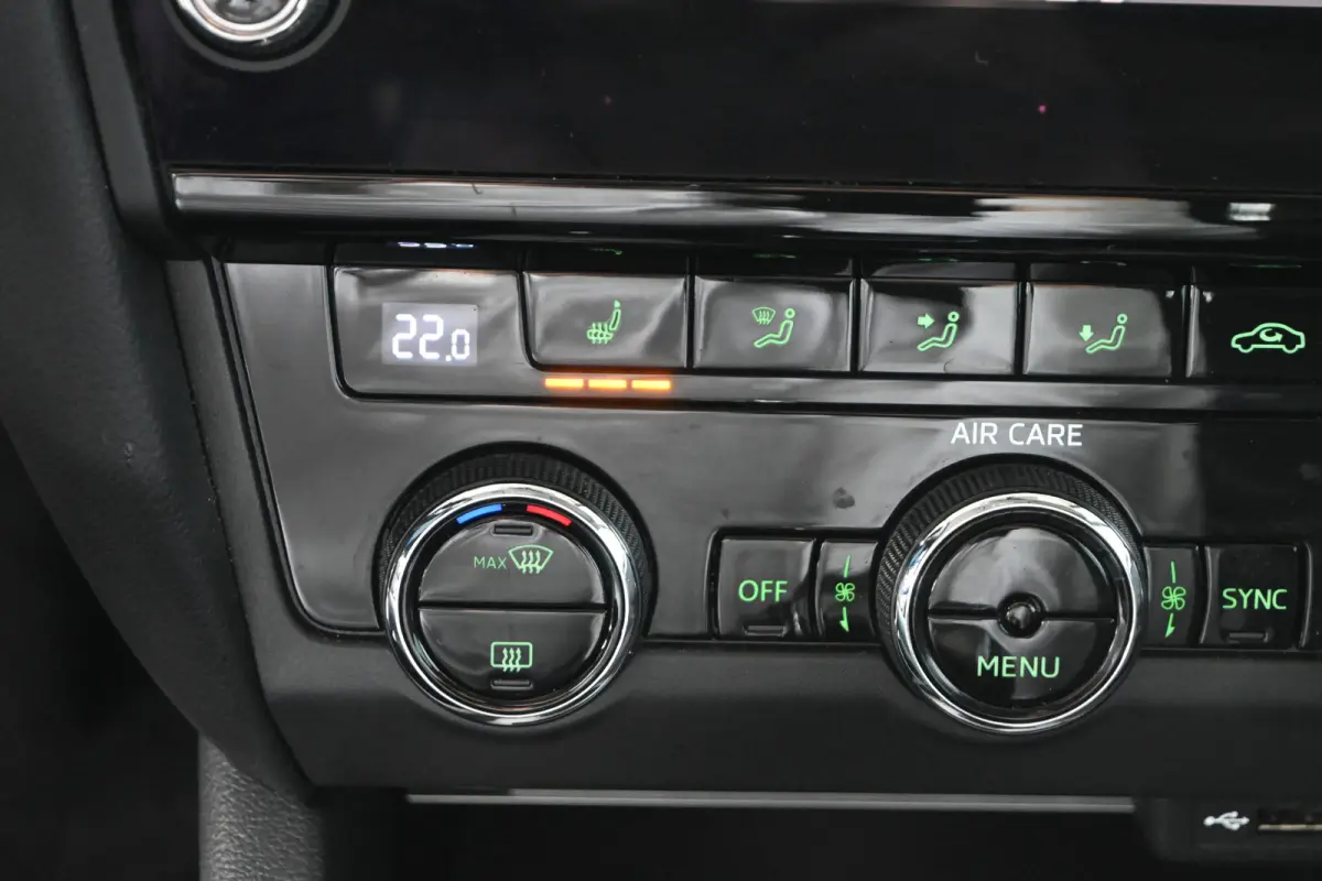 1.0 TSI Greentech Ambition Business Automaat Navigatie Stoelverwarming Rijklaarprijs! Inruil Mogelijk!