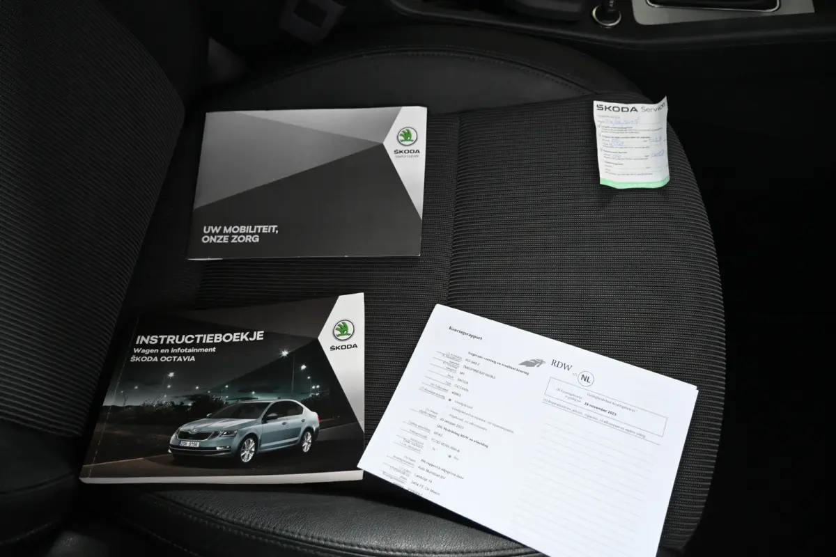 1.0 TSI Greentech Ambition Business Automaat Navigatie Stoelverwarming Rijklaarprijs! Inruil Mogelijk!