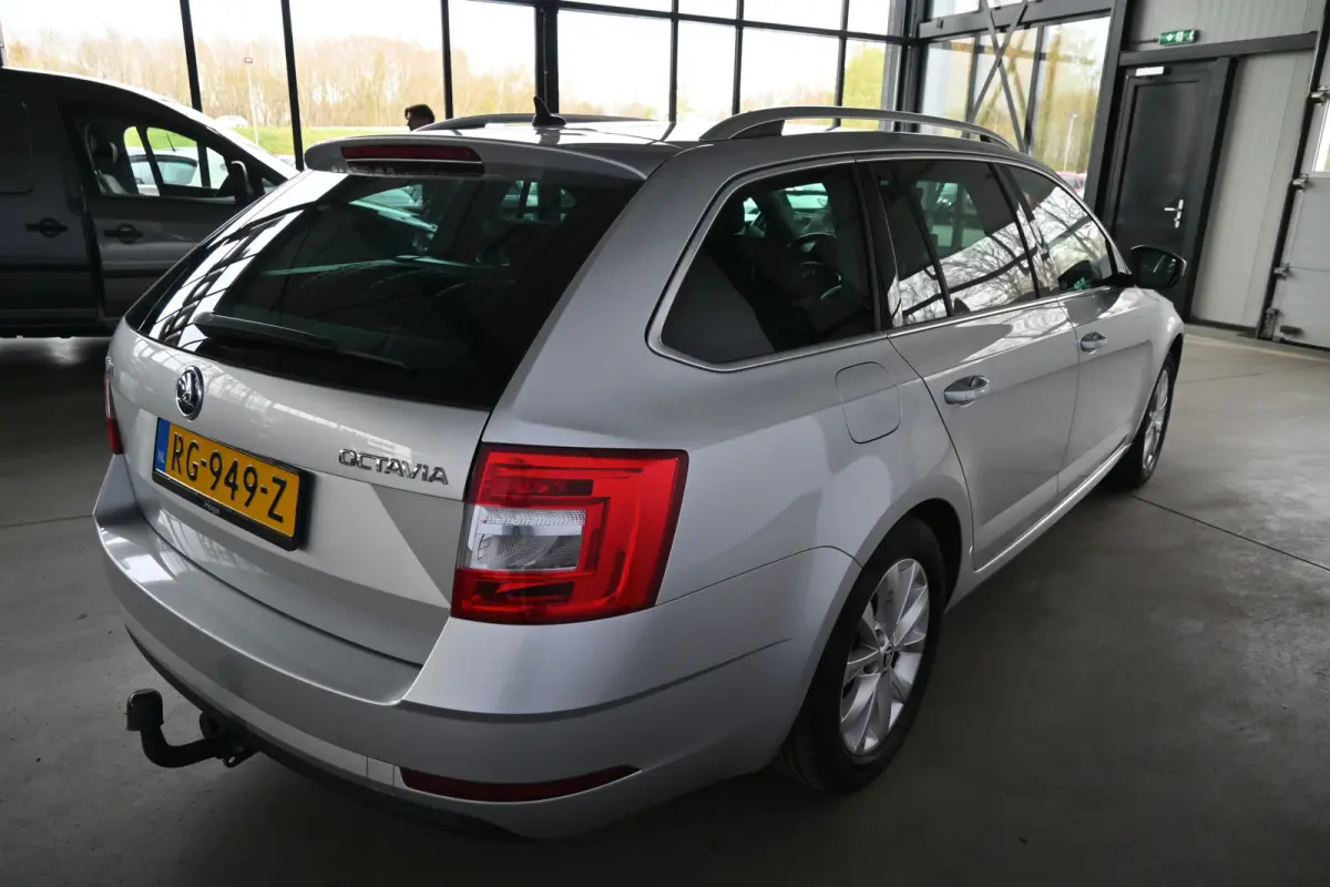 1.0 TSI Greentech Ambition Business Automaat Navigatie Stoelverwarming Rijklaarprijs! Inruil Mogelijk!
