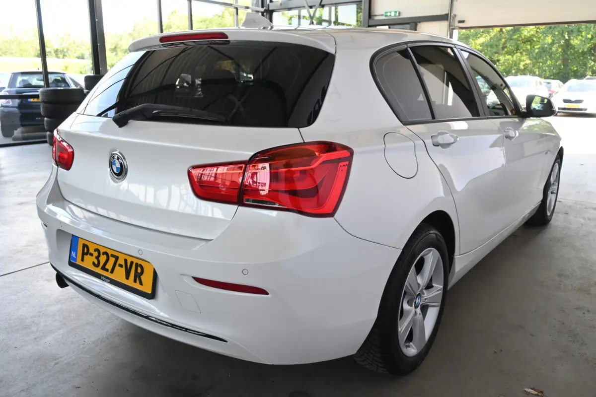 116i Sport Cima Navigatie Pdc Cruise Control LED Stoelverwarming Inruil Mogelijk!