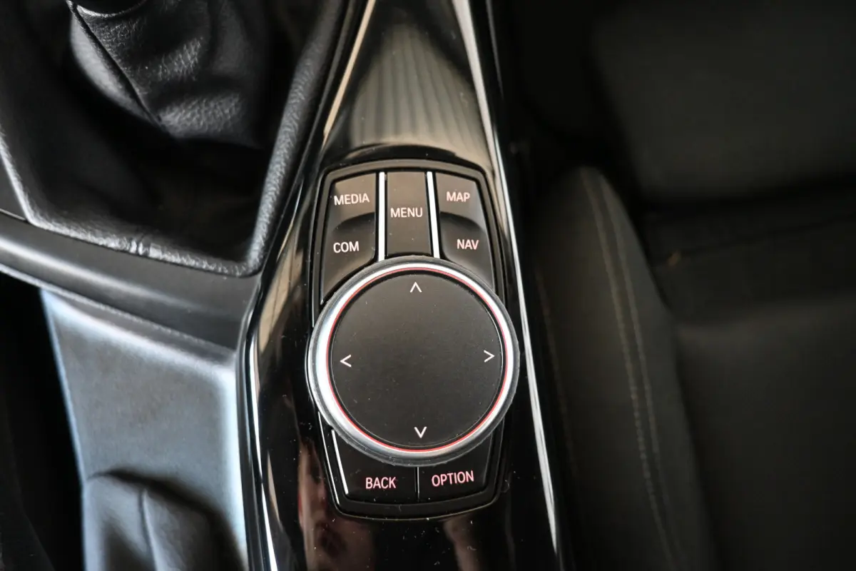 116i Sport Cima Navigatie Pdc Cruise Control LED Stoelverwarming Inruil Mogelijk!