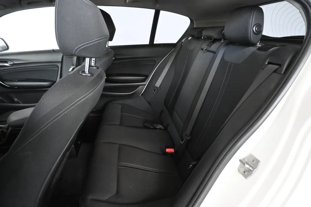 116i Sport Cima Navigatie Pdc Cruise Control LED Stoelverwarming Inruil Mogelijk!