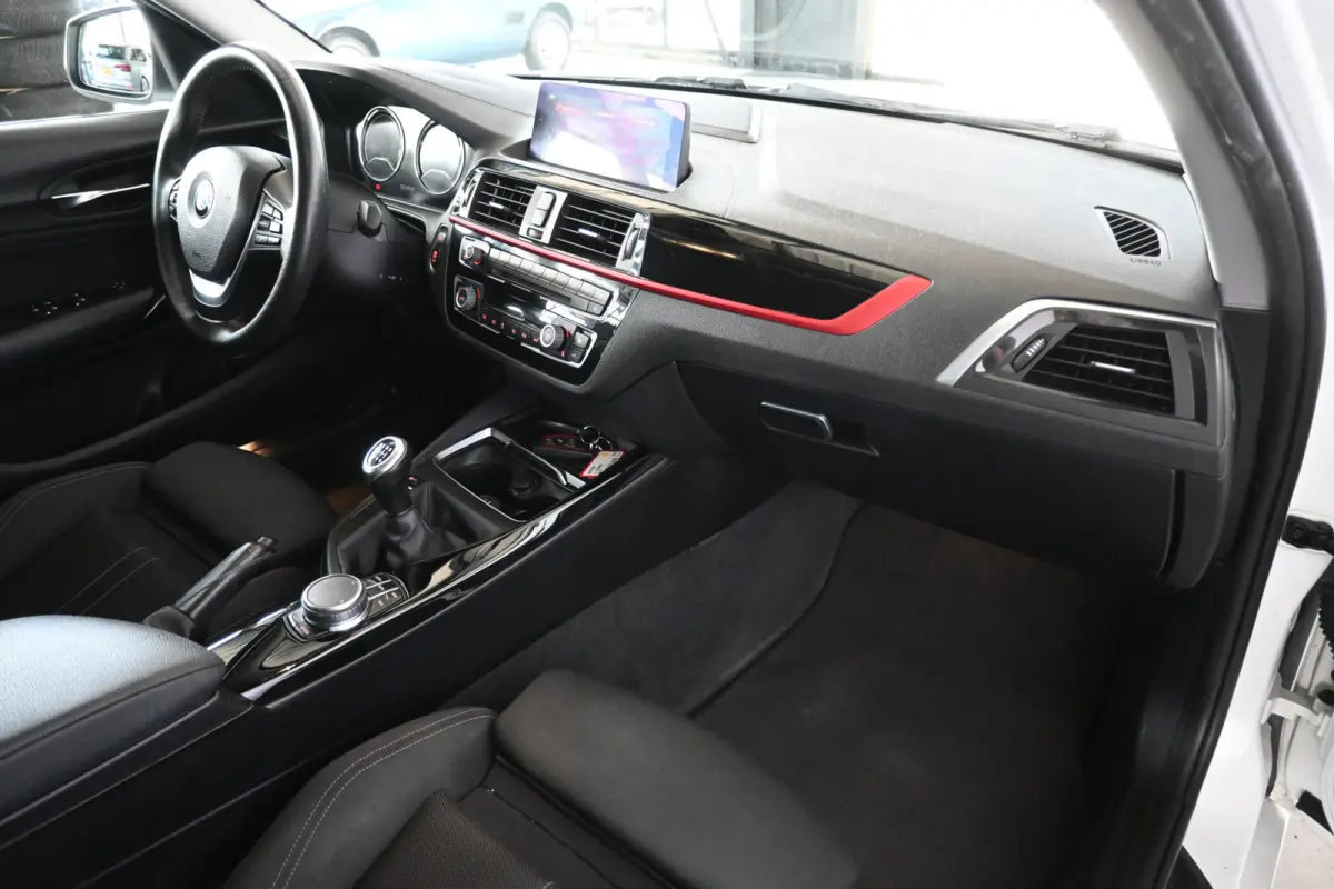 116i Sport Cima Navigatie Pdc Cruise Control LED Stoelverwarming Inruil Mogelijk!