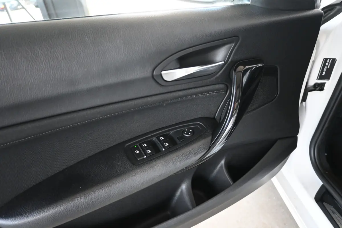 116i Sport Cima Navigatie Pdc Cruise Control LED Stoelverwarming Inruil Mogelijk!
